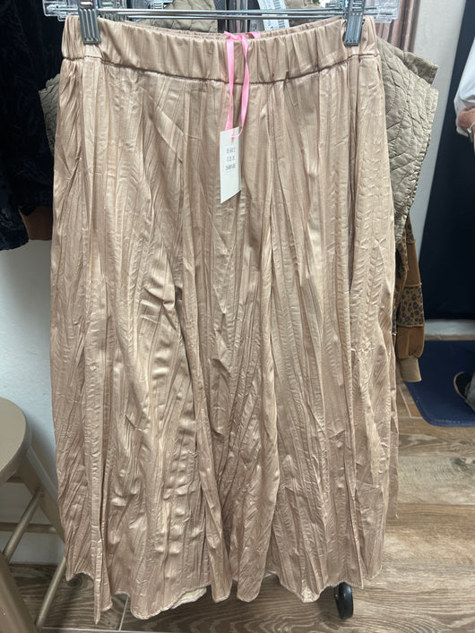 Me & Gee champagne skirt one size