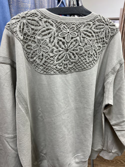 Easel grey crochet top