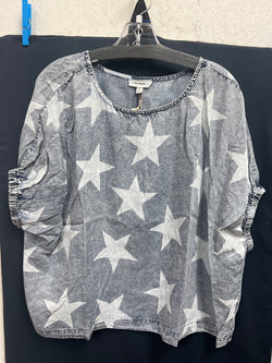 Eesome chambray stars top