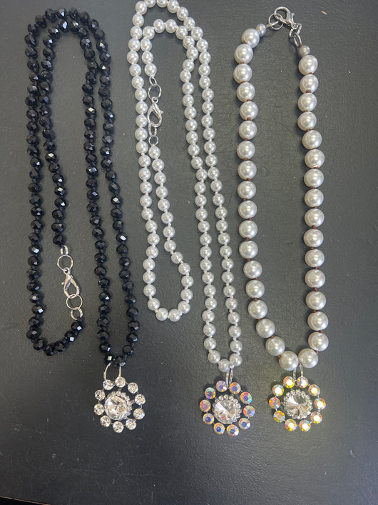 Pendant necklaces
