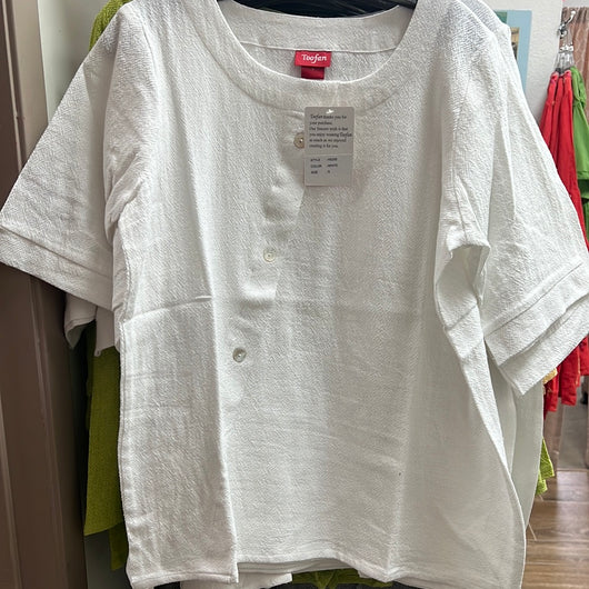 Toofan white diagonal buttons top