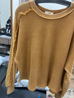 Easel mustard thermal top