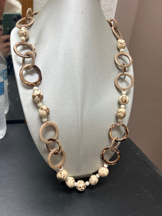 Tagua Pauli necklace