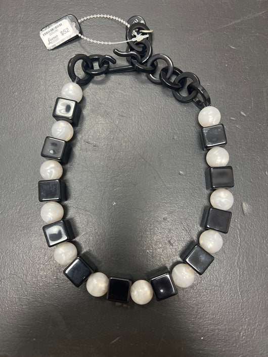 Lior black white necklace