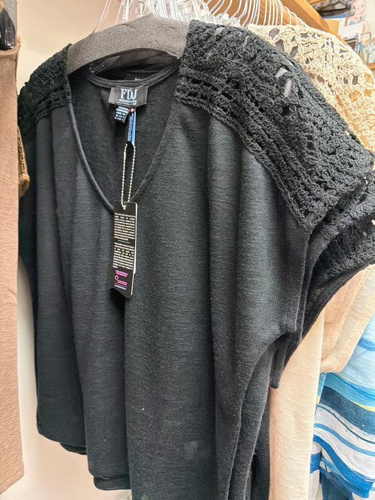 FDJ cap sleeve crochet top- black