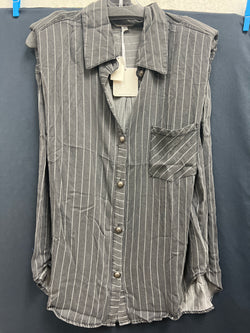 Davi & Dani charcoal pinstripe top