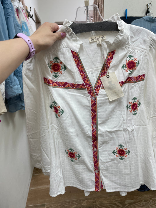 Easel white embroidered blouse