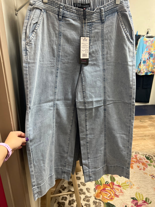 FDJ powder wash pull on wide crop jeans