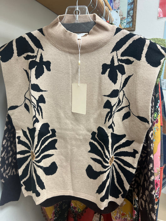 Entro ecru black floral top