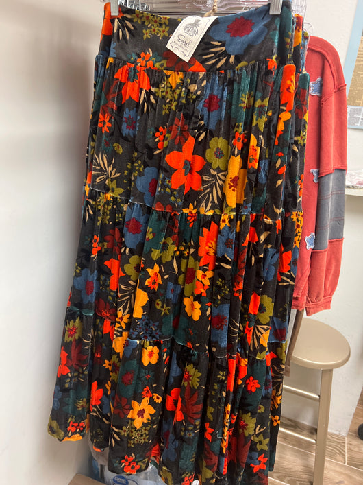 Easel charcoal floral velvet skirt