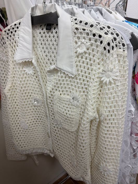 AZI white open stitch flower jacket