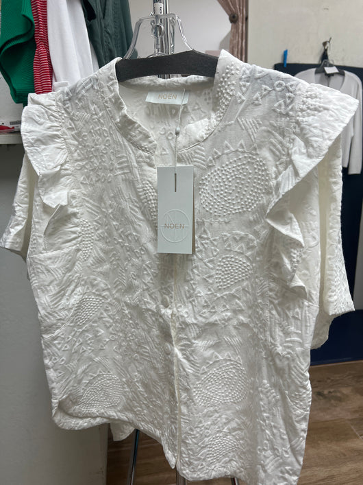 Noen textured white ruffle blouse