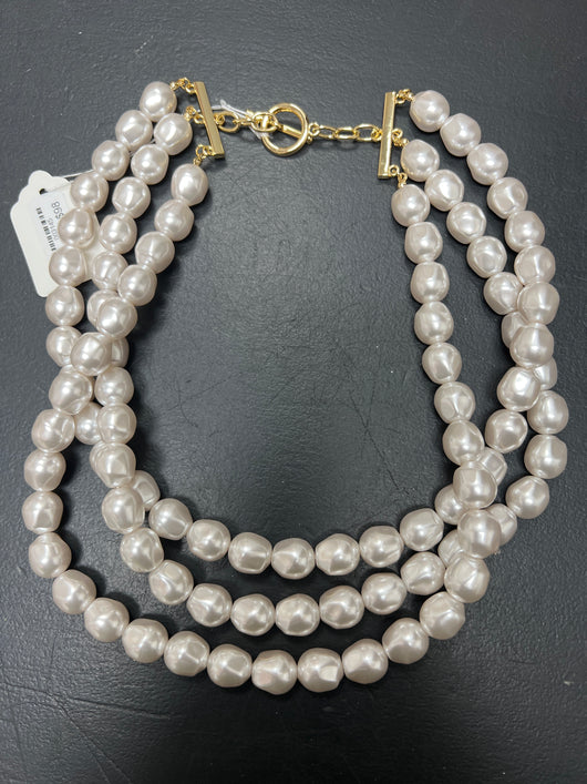 Lordane 3 strand pearl necklace