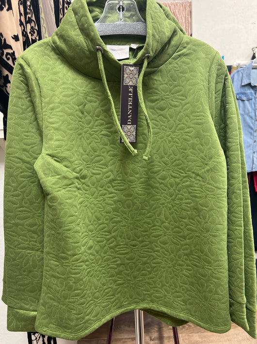 Dantelle quilted mock neck pullover green