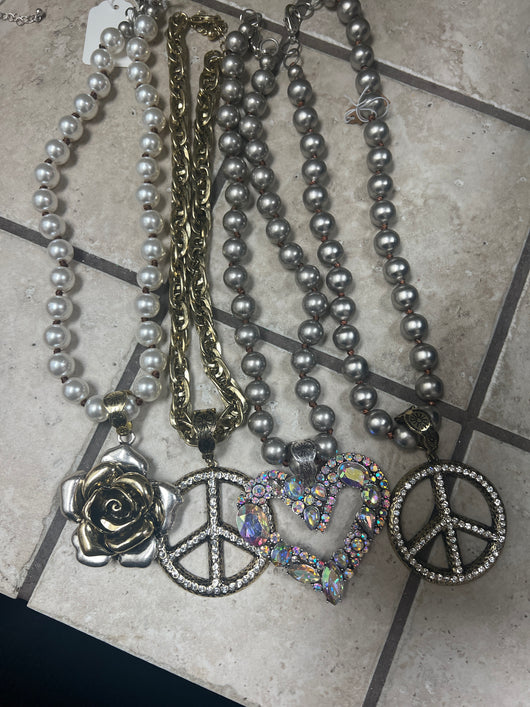 Pendant necklaces