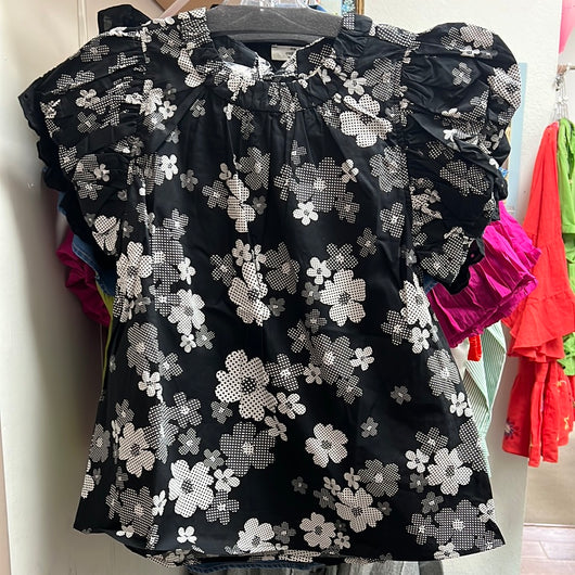 Entro black shirt white flowers