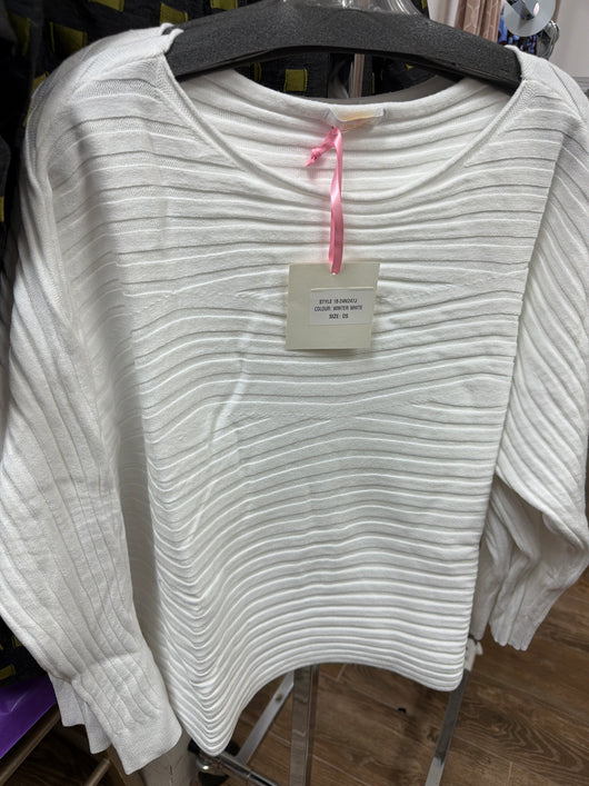 Me & Gee White Pullover - One Size