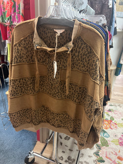 Easel brown leopard stripe top