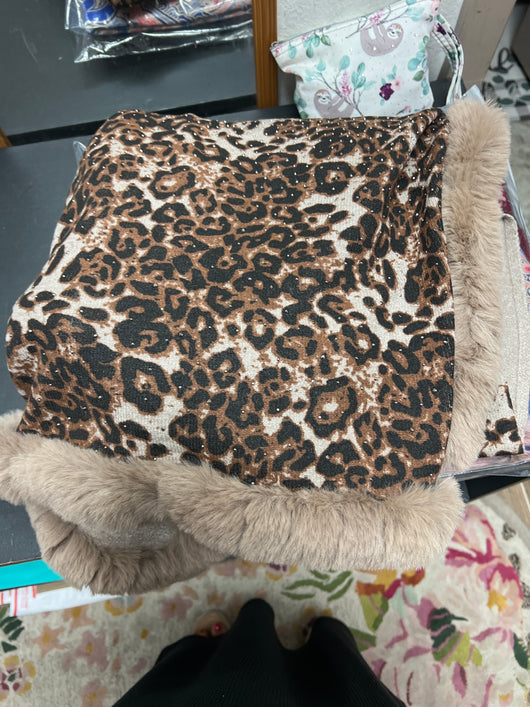 La Fiorentona leopard poncho