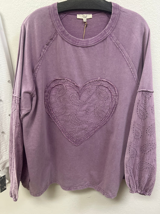 Easel lilac heart top