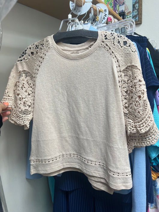 Spanner beige crochet sleeve top