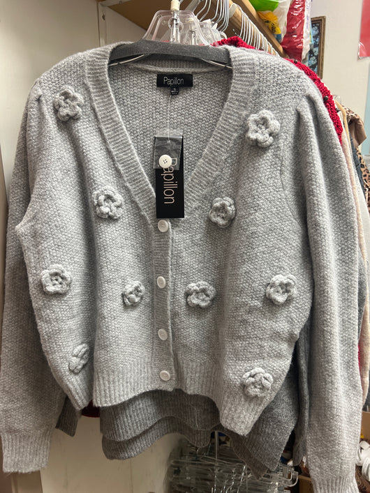 Papillon grey flowers cardi