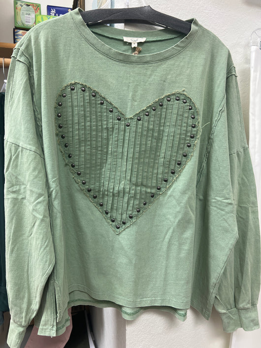 Easel sage green heart patch top