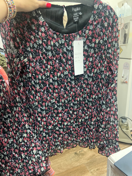 Papillon floral pleated top