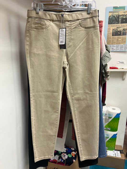 FDJ pull on slim ankle jeans sand dollar