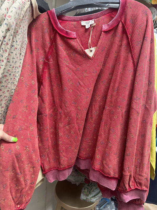 Easel red floral thermal top