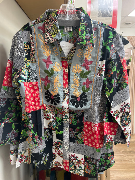 Parsley & Sage blk/red embroidered shirt