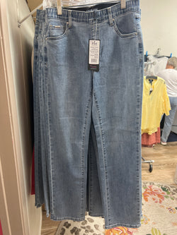 FDJ basic pull on straight ankle med wash jeans