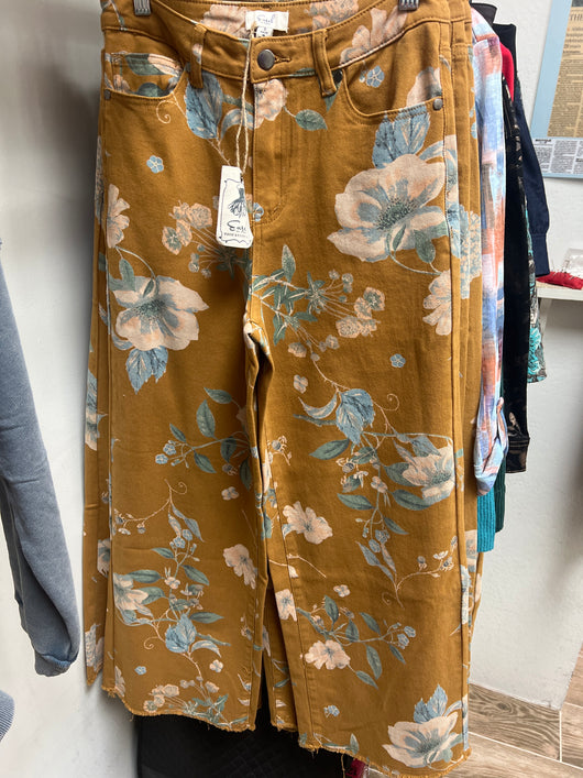 Easel golden kiwi floral jeans