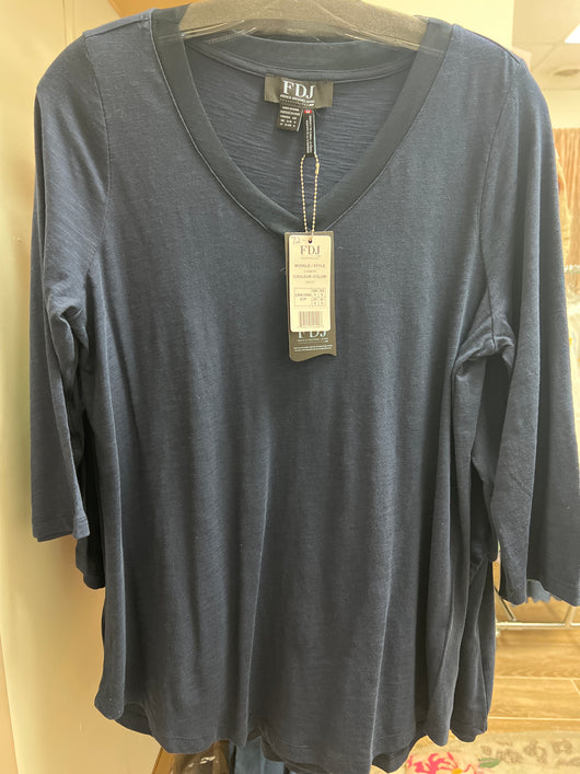 FDJ v neck 3/4 top w/ sheer trim navy
