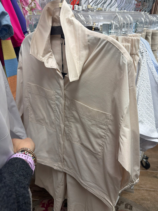 Renaur oyster jacket top