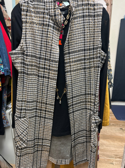 Isle Clyde houndstooth long vest