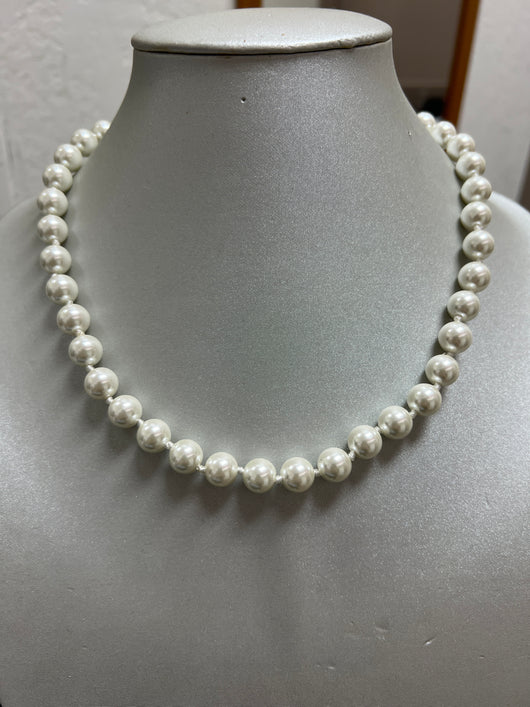 Lordane short pearl necklace