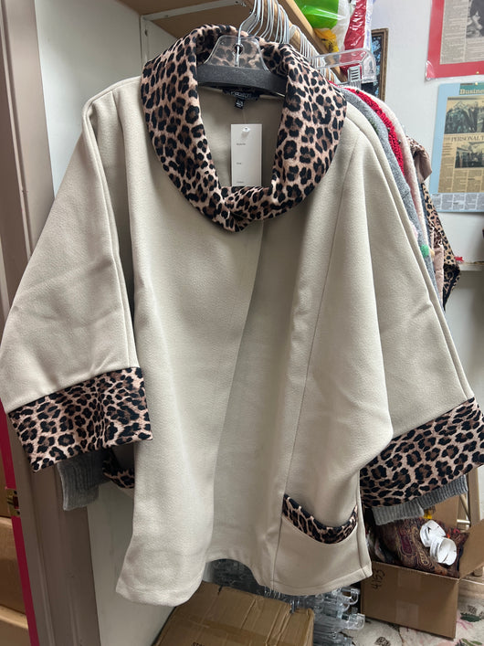 Papillon leopard trim coat