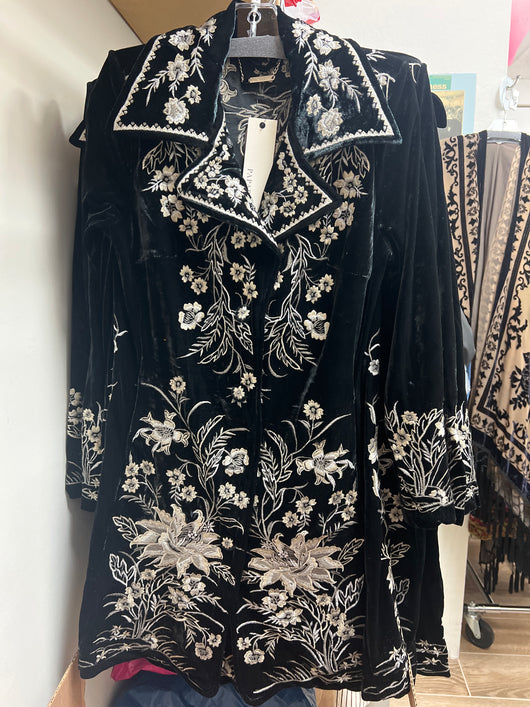 Paparazzi velvet embroidered coat black