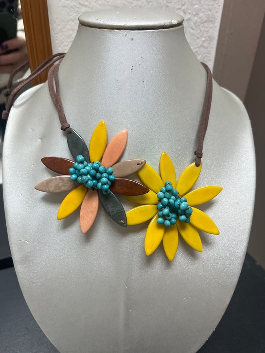 Tagua Vizcaya flower necklace