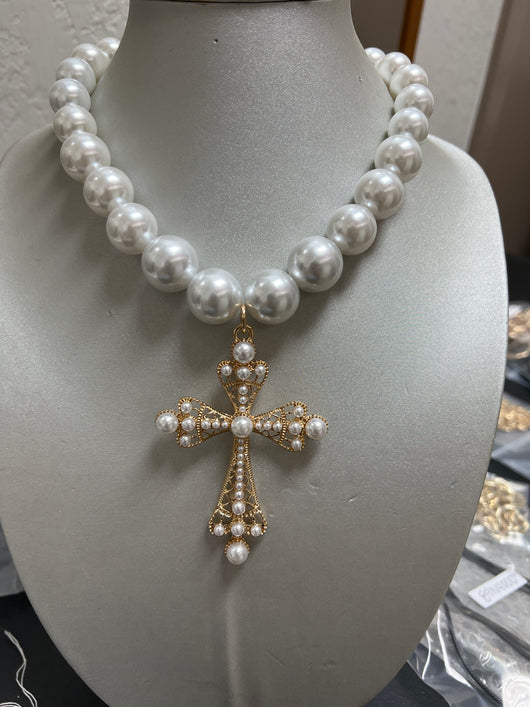 Lordane gold cross pearl necklace
