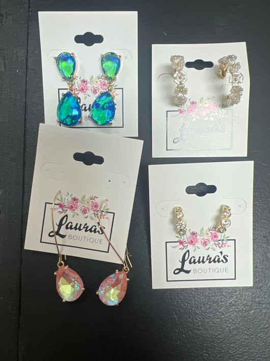 pReTtY eArRiNgS
