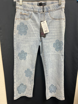 FDJ flower embroidered pull on capri