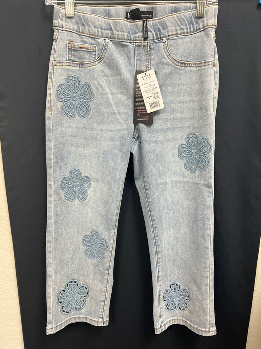 FDJ flower embroidered pull on capri