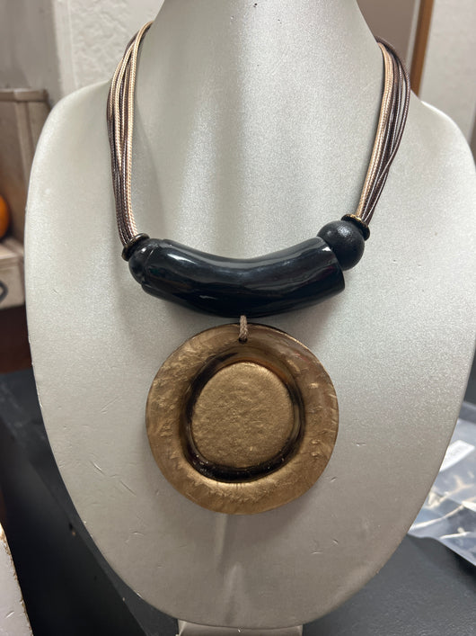 Lordane disc necklace