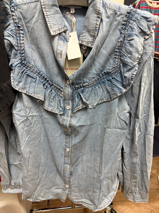 ee:some Chambray Ruffle Blouse