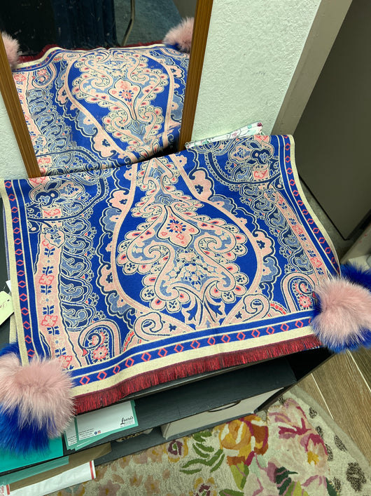 La Fiorentona blue pink fox Pom wrap