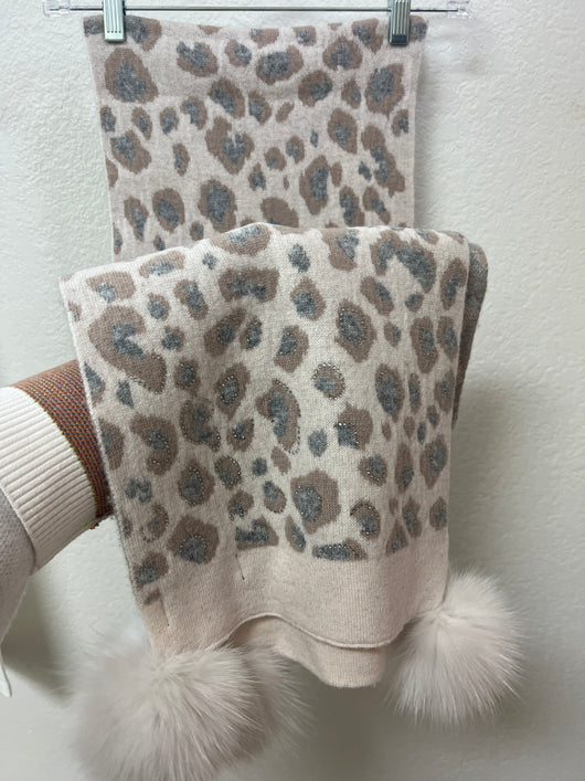 Mitchie’s animal print knit scarf