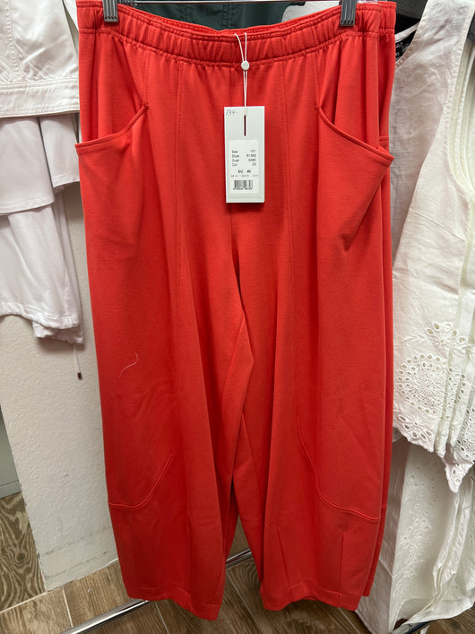 Noen orange pull on pants