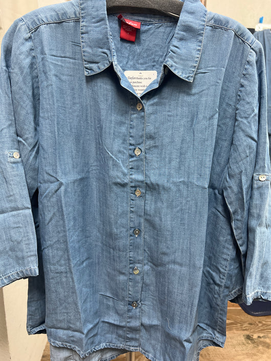 Toofan light wash chambray button up shirt